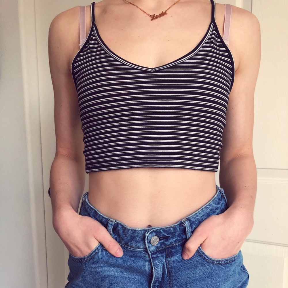 Aritzia crop